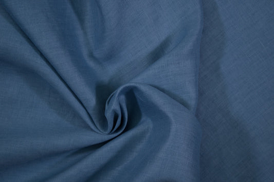 Jeansblauer Leinenstoff – Detailaufnahme der Stoffstruktur