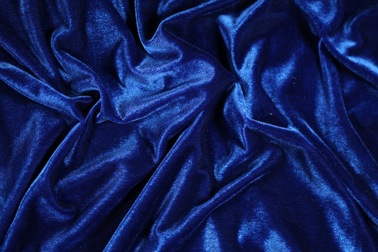 Luxuriöser Samt in kräftigem Blau – Modestoff glänzend