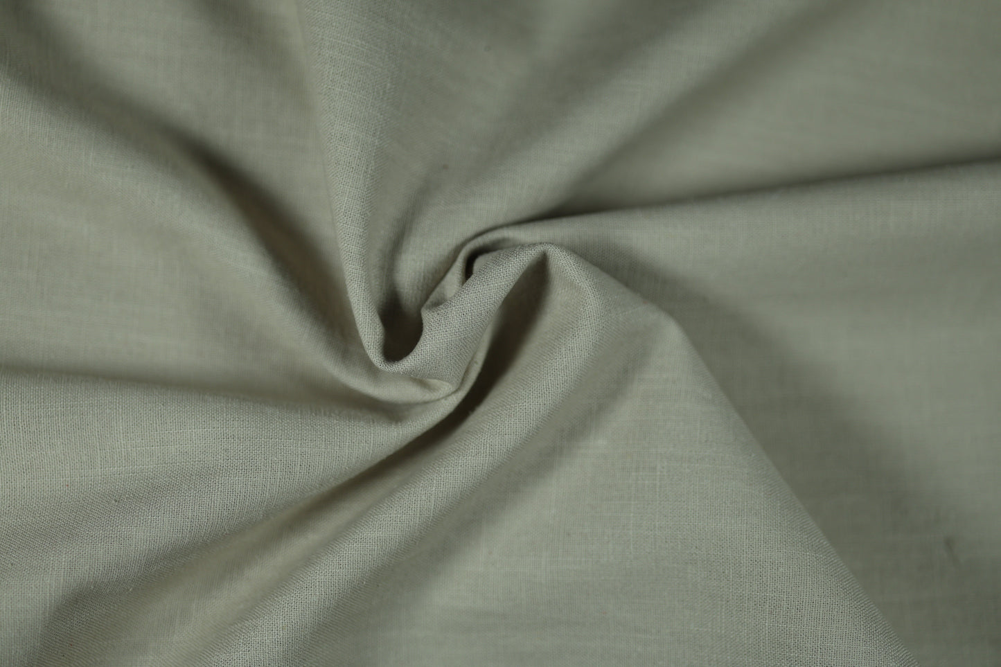 Leinenstoff in Sandbeige – natürlich, atmungsaktiv und hautfreundlich