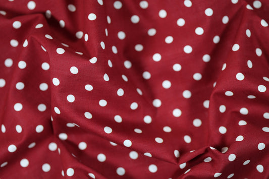 Baumwollstoff in Rot mit weißen Tupfen – für Blusen, Röcke und Accessoires