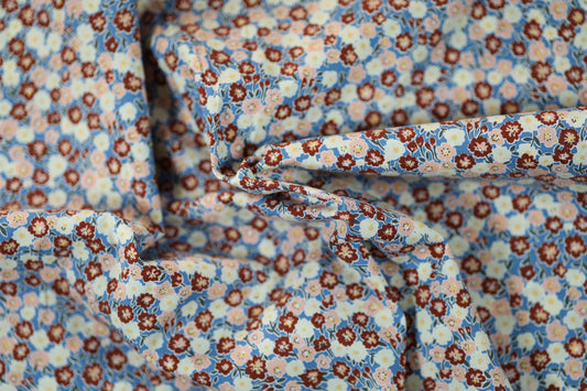 Baumwollstretch – Vintage-Blumen auf Creme und Hellblau – ideal für Mode, Accessoires & Dekoration