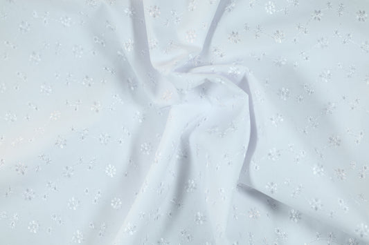 Elastischer Baumwollstoff Blütenstickerei Weiß – ideal für Kleidung und Accessoires