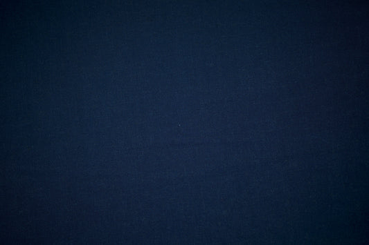 Dunkelblauer Leinengemischstoff – edel und klassisch