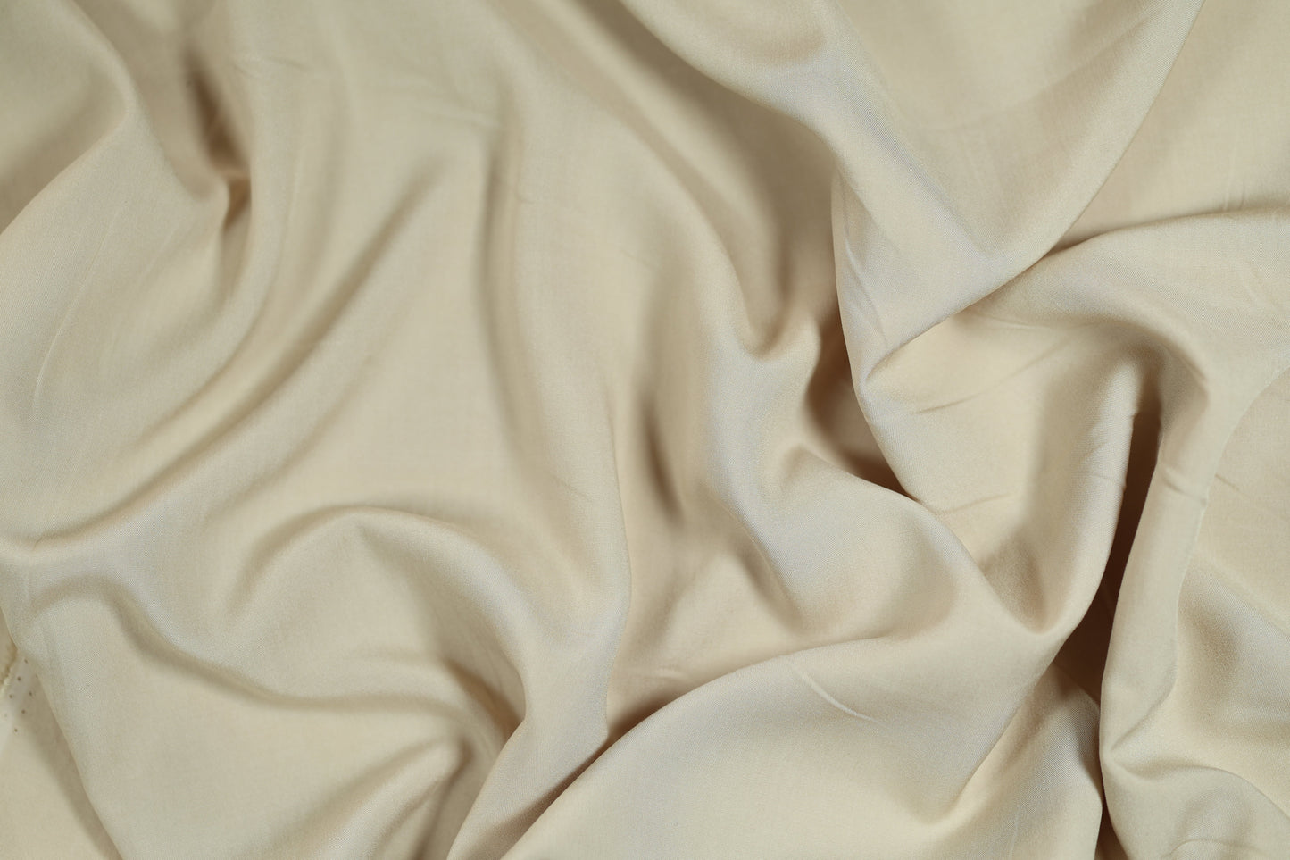 Leichter Viskosestoff in Beige – ideal für luftige Sommermode oder kreative DIY-Projekte