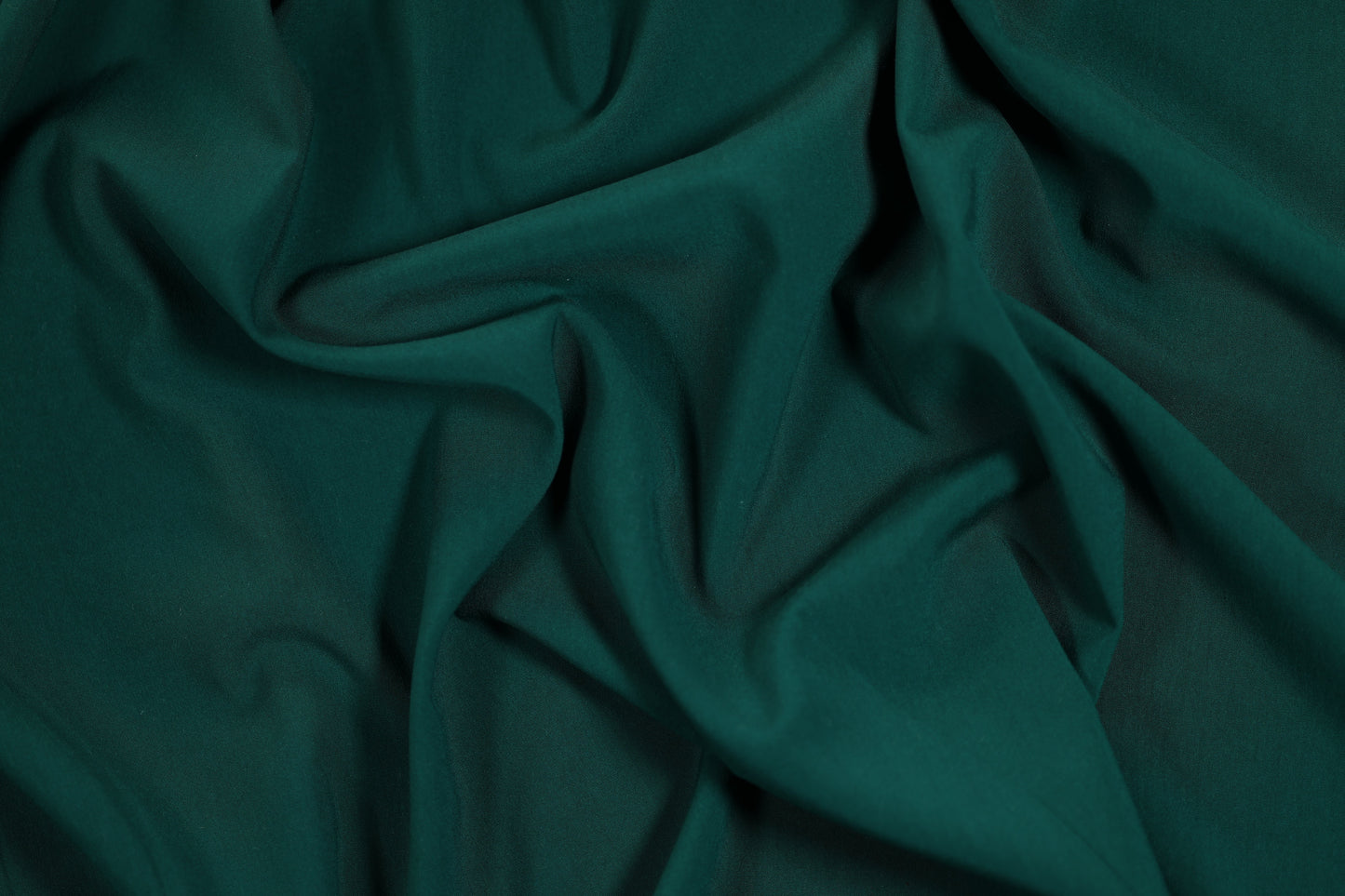 Fließender Viskosestoff in Tannengrün – ideal für Blusen, Röcke und Kleider