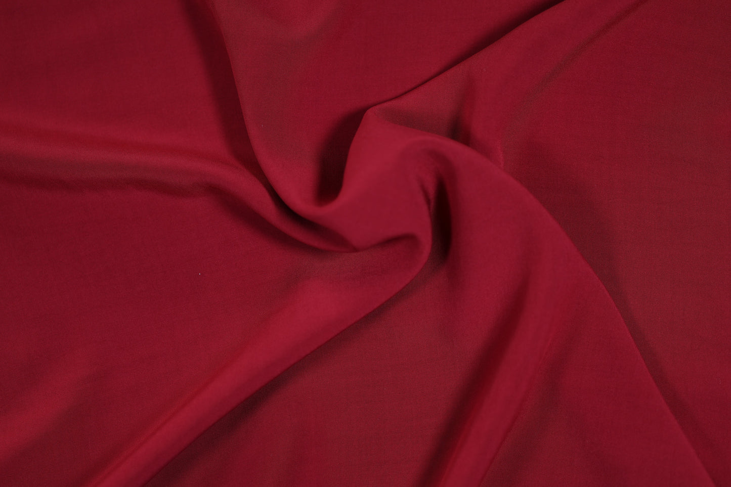 Leichter Viskosestoff in Bordeaux – ideal für Kleider und Blusen