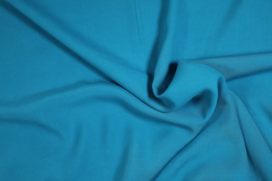 Leichter Viskosestoff in Himmelblau – ideal für Kleider und Blusen