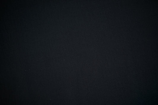 Viskosestoff in Schwarz mit Kreppstruktur â ideal fĂŒr Blusen & Sommermode.