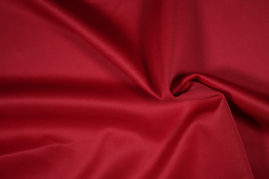 Roter elastischer Scuba Jersey – ideal für sportliche Schnitte und Alltagsmode