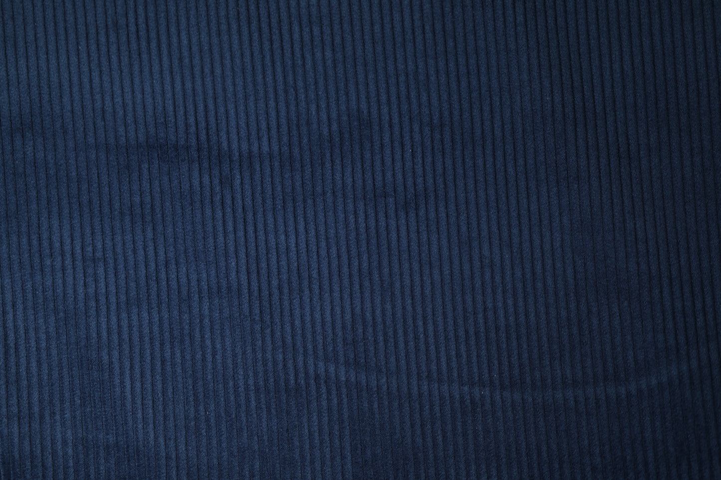 Marineblauer Cordstoff – für elegante Anwendungen