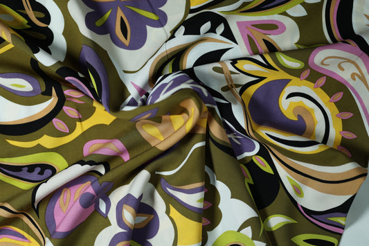 Bunter Viskose: Retro Paisley in Oliv & Lila â perfekt fĂŒr Blusen, Röcke und Accessoires