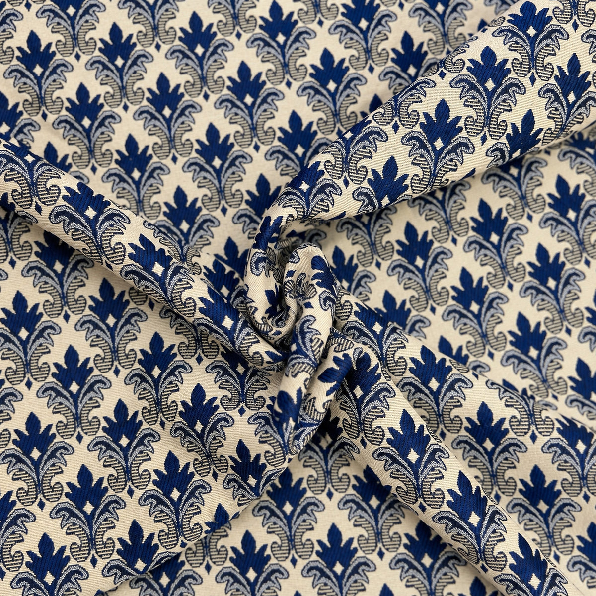 Gobelin Jacquard mit Barock-Ornament in Marineblau auf Beige