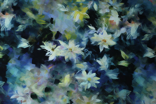 Viskose – Blütenmeer in Blau und Weiß – ideal für Sommerkleidung, Blusen und Accessoires