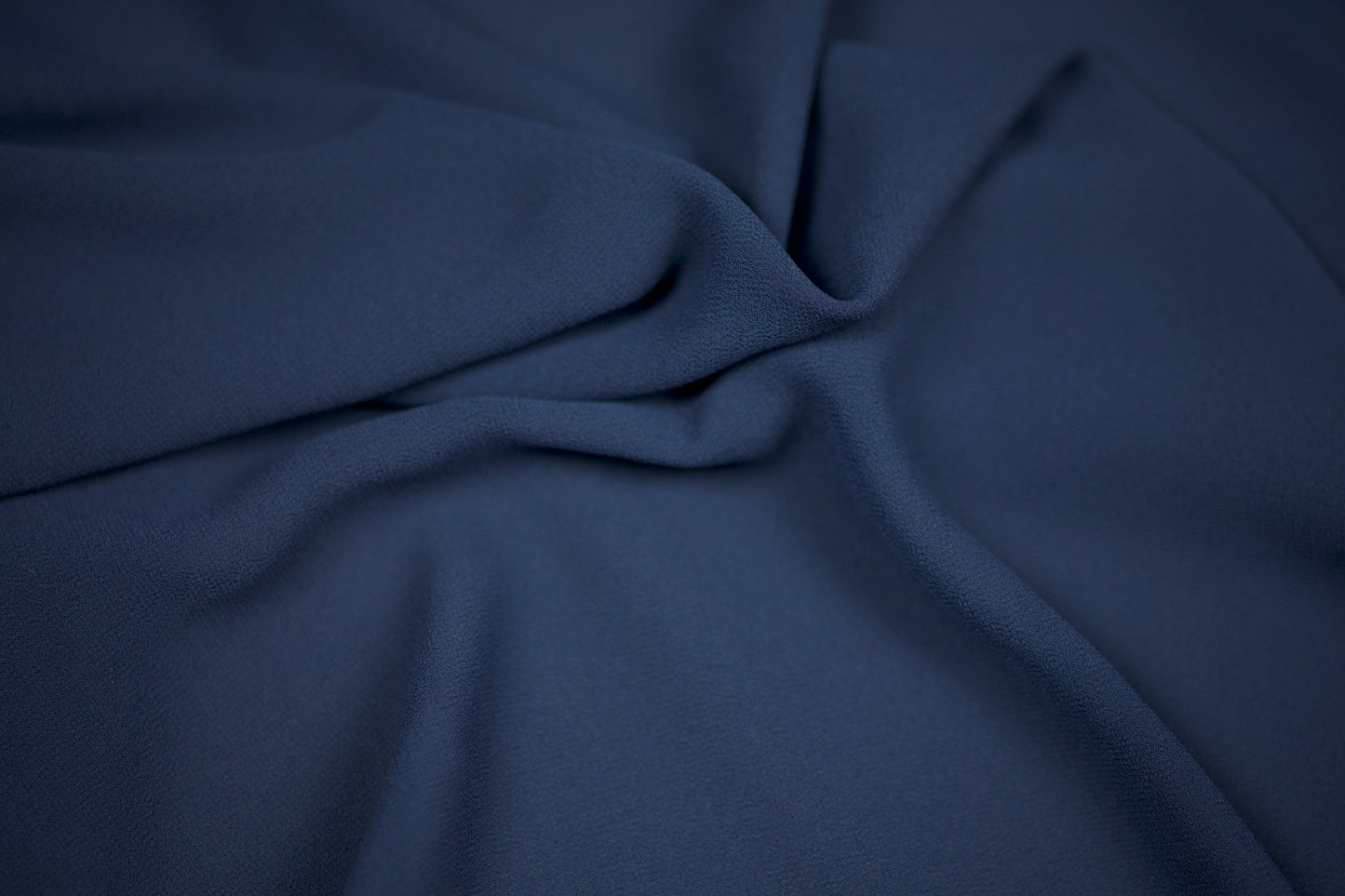 Chiffon Stoff in Marineblau – fließend & blickdicht