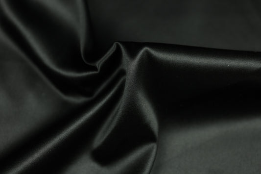 Satin Stoff in Anthrazit Schwarz glänzend – weicher Stoff ideal für elegante Kleider, Dekoration oder DIY-Nähprojekte