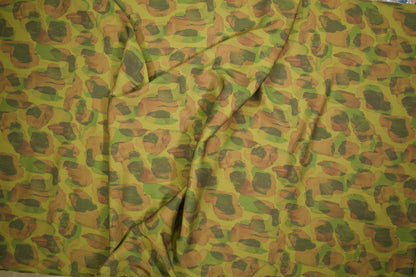 Satin Viskose mit abstraktem Animalprint in Olivgrün und Braun