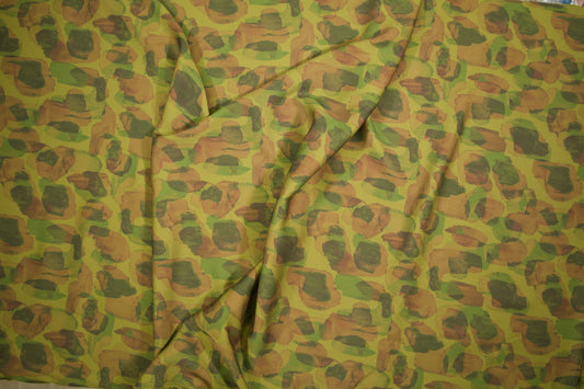 Satin Viskose mit abstraktem Animalprint in Olivgrün und Braun