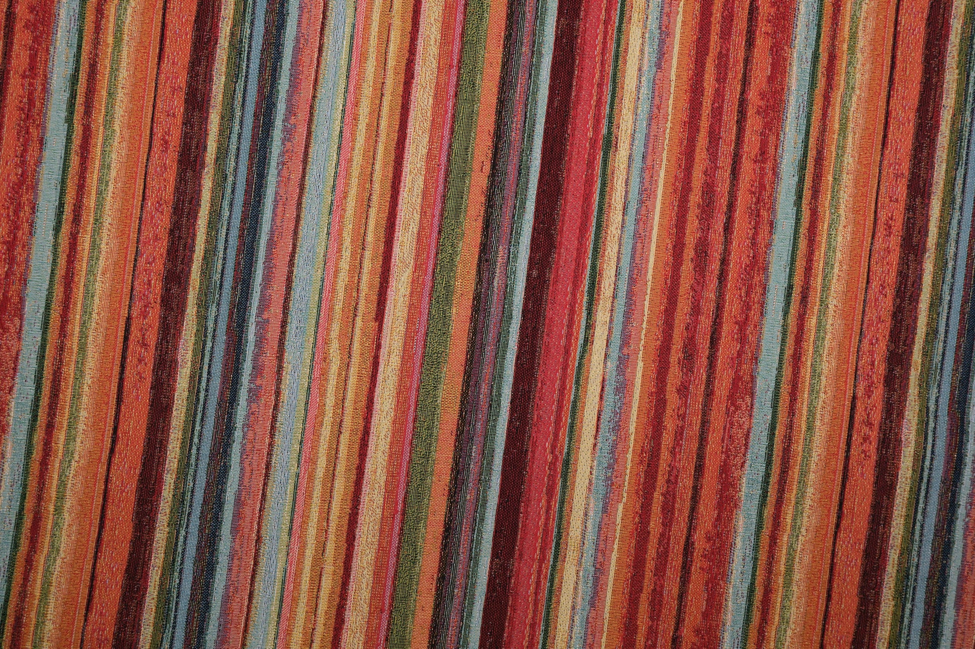 Möbelstoff Multicolor Streifen – robuster Polsterstoff für Sofas und Kissen