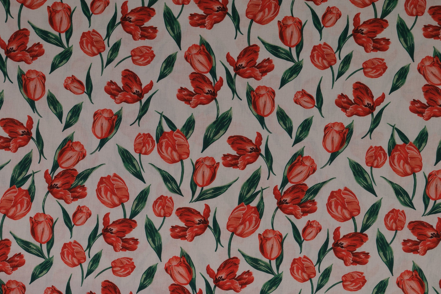 Baumwollstoff Rote Tulpen – floraler Tulpenstoff aus 100 % Baumwolle