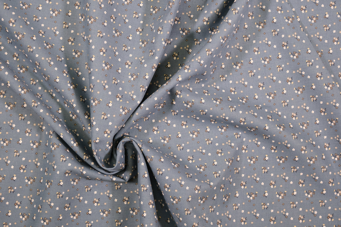 Baumwollstoff Mini-Blümchen Jeansblau – jeansblauer Baumwollstoff mit kleinen floralen Motiven