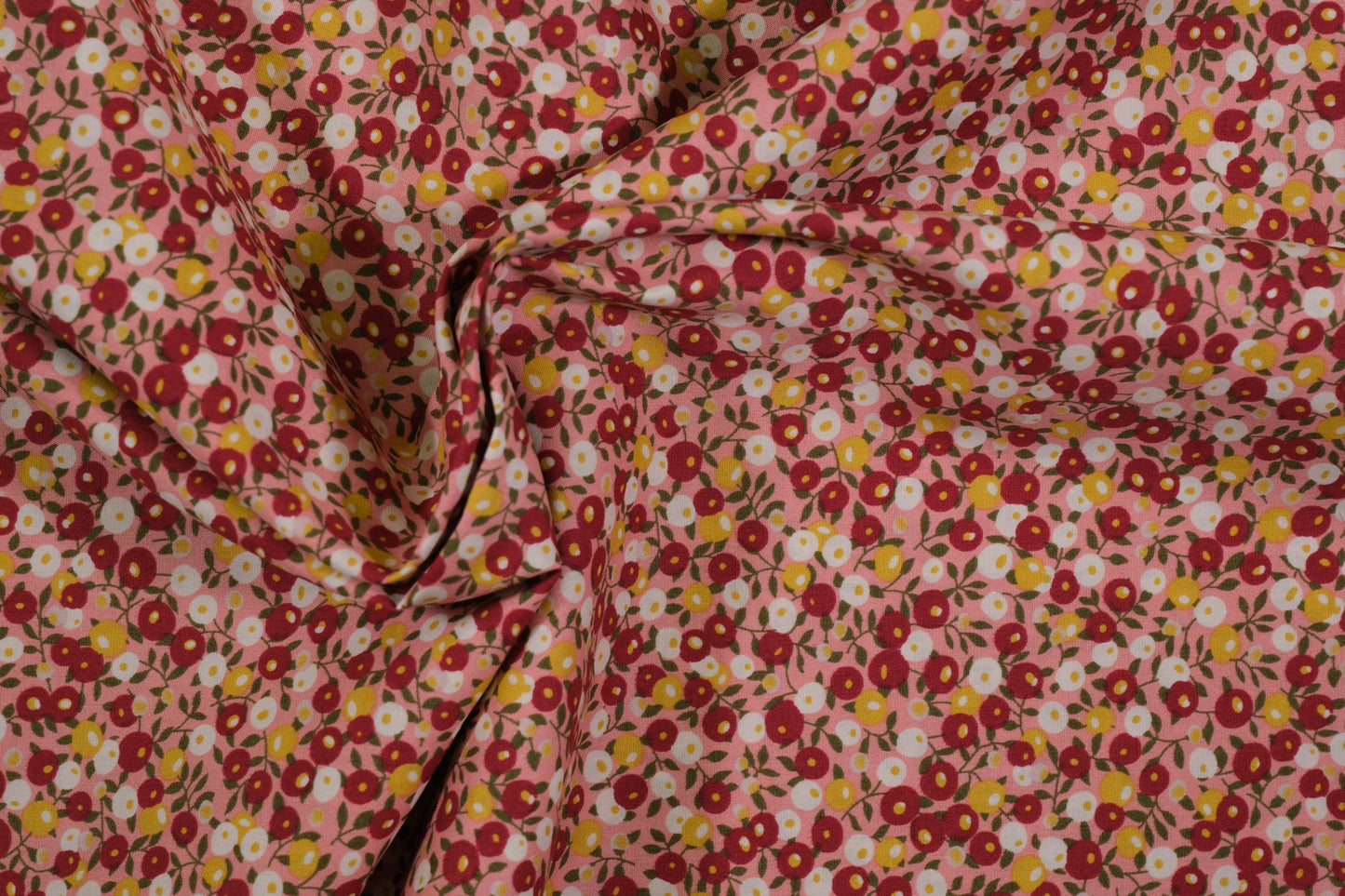 Baumwollstoff Ditsy-Blumen Pink Rot – rosafarbener Baumwollstoff mit buntem Streublumen-Muster