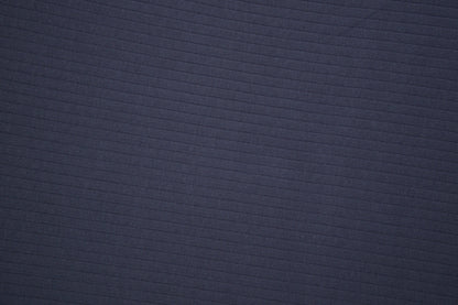 Rip Jersey in Dunkelblau mit feiner Rippstruktur - Detailaufnahme der Stoffstruktur