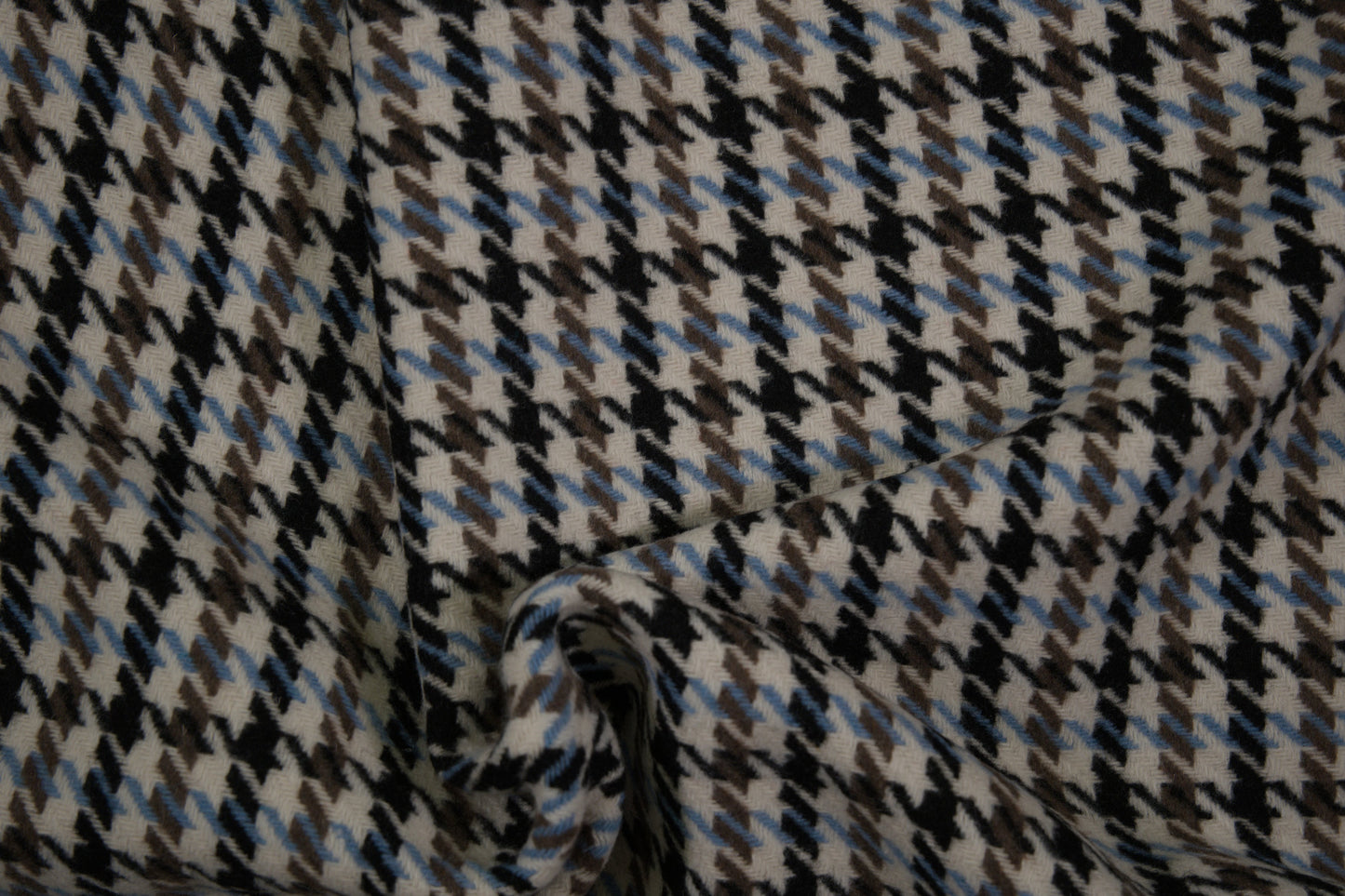 Wollstoff mit klassischem Hahnentritt-Muster in Blau und Grau - Nahaufnahme der Materialqualität 140cm