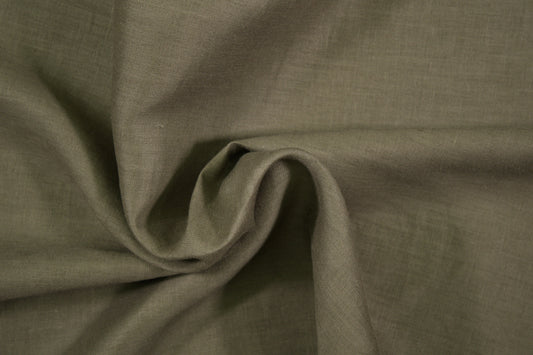 Olivfarbener Leinenstoff – naturverbundener Look