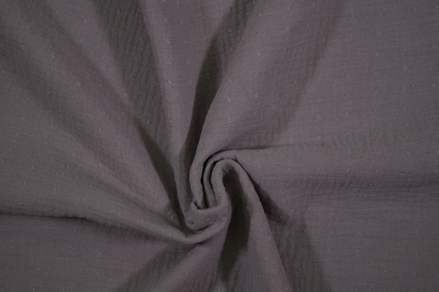 Dunkelgrauer Musselin mit dezentem Punktmuster