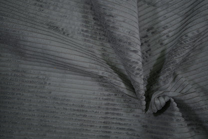 Cord Möbelstoff in Grau – weicher, gerippter Polsterstoff für Sofa und Sessel