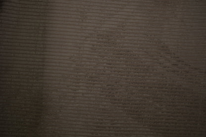 Cord Möbelstoff in Taupe mit weicher Rippenstruktur Detailaufnahme der Stoffstruktur