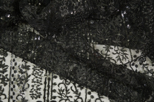 Bestickter Tüll mit Spitzenbordüre in Schwarz – ganze Stoffbreite