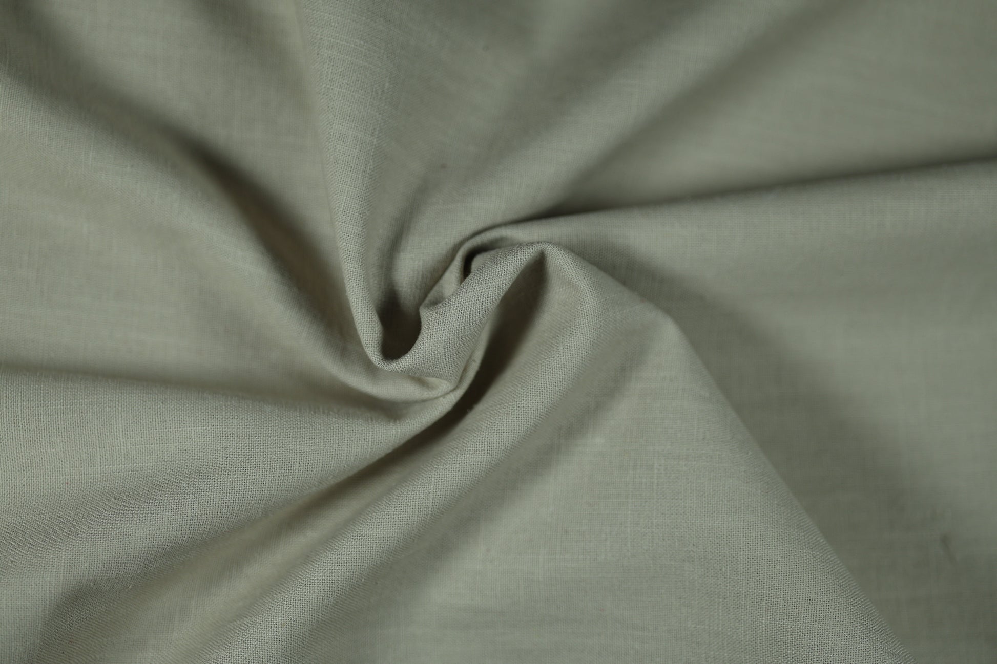 Leinenstoff in Sandbeige – natürlich, atmungsaktiv und hautfreundlich