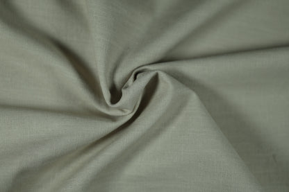 Leinenstoff in Sandbeige – natürlich, atmungsaktiv und hautfreundlich