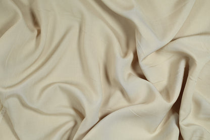 Leichter Viskosestoff in Beige – ideal für luftige Sommermode oder kreative DIY-Projekte