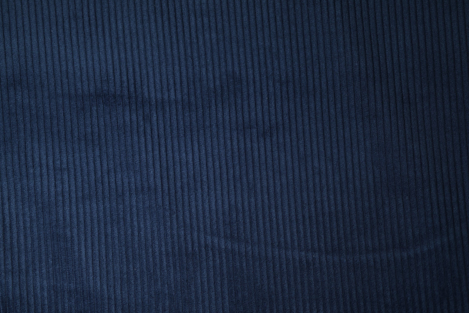 Marineblauer Cordstoff – für elegante Anwendungen
