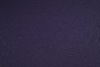 Polyester Panama Stoff in Dunkelviolett – Nahaufnahme der Stoffstruktur und Farbe