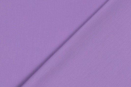 Leichter Baumwollstoff in Lila als Fahnentuch glatt und weich fallend