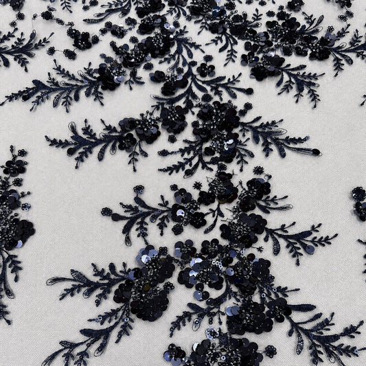Perlenspitze Marineblau mit plastischen 3D-Blüten und Pailletten auf Tüll – Stoffeya